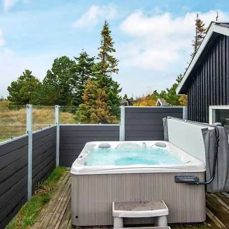 Cozy Holiday In R M With Swimming Pool Holiday home