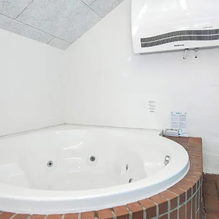 Cozy Holiday In R M With Swimming Pool Holiday home